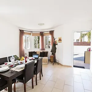 villa-nancy.protaras-cy-hotels.com/